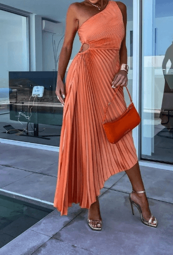 Chic Women's Maxi Dress | One-Shoulder Pleated Design for Formal Events 5
