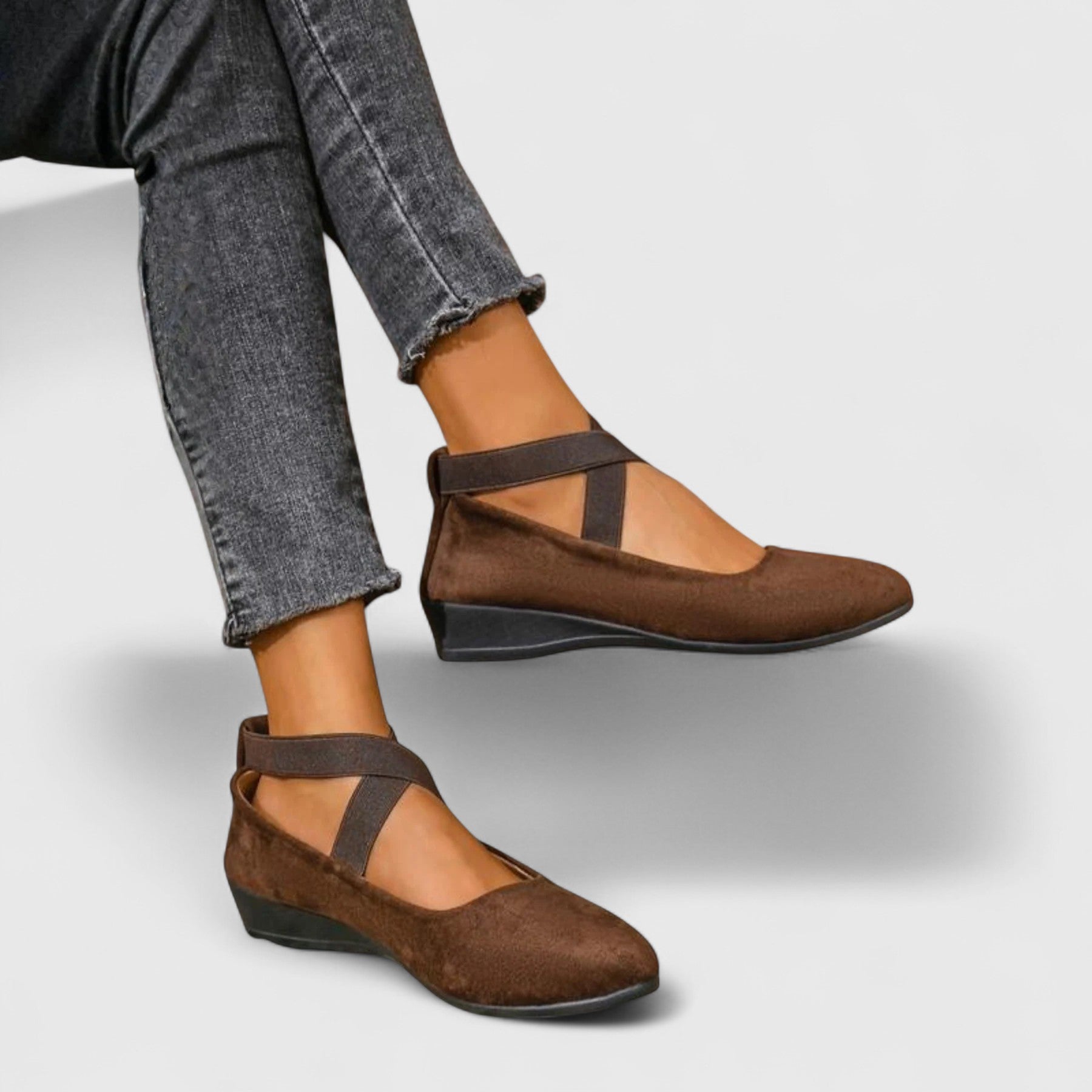 Jynna Women's Orthopedic Shoes | Comfortable Slip-On Design 2